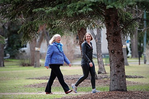 JOHN WOODS / WINNIPEG FREE PRESS
Tessa Blaikie Whitecloud and her mother Brenda Blaikie in Memorial Circle Park in Transcona Monday, May 4, 2020. The mother and daughter will be in a Mothers Day feature where Winnipeg women will honour their mothers, sharing wisdom and anecdotes about their mothers.

Reporter: Suderman