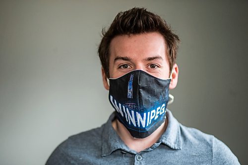 MIKAELA MACKENZIE / WINNIPEG FREE PRESS

Devin Wardrope wears a mask in Winnipeg on Monday, May 4, 2020.

Winnipeg Free Press 2020