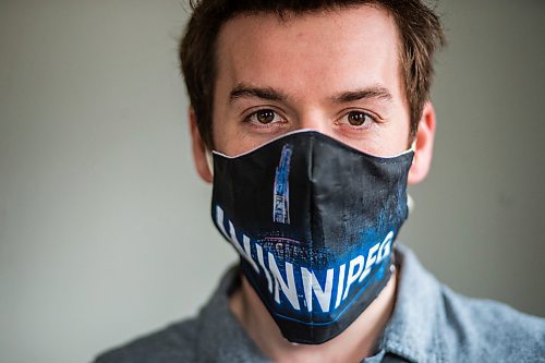 MIKAELA MACKENZIE / WINNIPEG FREE PRESS

Devin Wardrope wears a mask in Winnipeg on Monday, May 4, 2020.

Winnipeg Free Press 2020