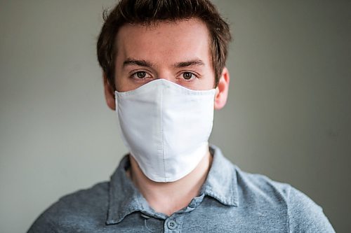 MIKAELA MACKENZIE / WINNIPEG FREE PRESS

Devin Wardrope wears a mask in Winnipeg on Monday, May 4, 2020.

Winnipeg Free Press 2020