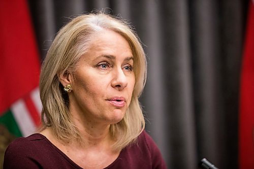 MIKAELA MACKENZIE / WINNIPEG FREE PRESS

Lanette Siragusa, chief nursing officer for Shared Health, speaks during the provinces latest COVID-19 update at the Manitoba Legislative Building in Winnipeg on Tuesday, May 5, 2020.

Winnipeg Free Press 2020