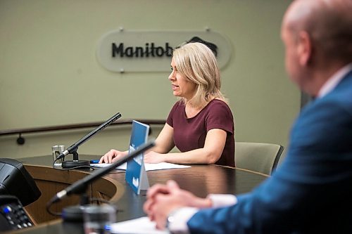 MIKAELA MACKENZIE / WINNIPEG FREE PRESS

Dr. Brent Roussin, chief provincial public health officer, and Lanette Siragusa, chief nursing officer for Shared Health, speak during the provinces latest COVID-19 update at the Manitoba Legislative Building in Winnipeg on Tuesday, May 5, 2020.

Winnipeg Free Press 2020