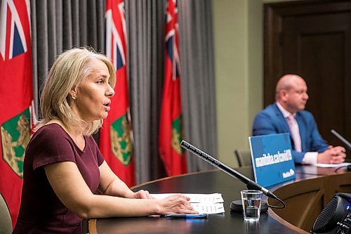 MIKAELA MACKENZIE / WINNIPEG FREE PRESS

Dr. Brent Roussin, chief provincial public health officer, and Lanette Siragusa, chief nursing officer for Shared Health, speak during the provinces latest COVID-19 update at the Manitoba Legislative Building in Winnipeg on Tuesday, May 5, 2020.

Winnipeg Free Press 2020