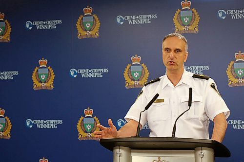 SHANNON VANRAES / WINNIPEG FREE PRESS
Inspector Max Waddell of the Winnipeg Police Services's Organized Crime Division speaks about a recent drug seizure on May 6, 2020.