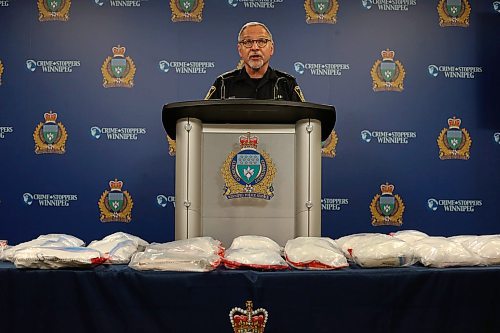 SHANNON VANRAES / WINNIPEG FREE PRESS
Constable Rob Carver of the Winnipeg Police Service speaks about a recent drug seizure on May 6, 2020.