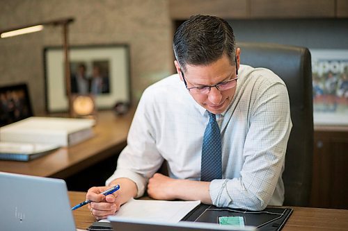 MIKAELA MACKENZIE / WINNIPEG FREE PRESS

Mayor Brian Bowman videoconferences in his office in Winnipeg on Wednesday, May 6, 2020. For Joyanne story.

Winnipeg Free Press 2020