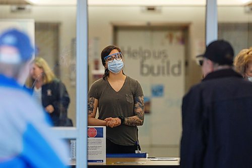 MIKE DEAL / WINNIPEG FREE PRESS
24-hr project - 2pm
Healthcare workers screen every person that enters the Grace General Hospital Wednesday afternoon. 
See Danielle Da Silva story
200506 - Wednesday, May 06, 2020.