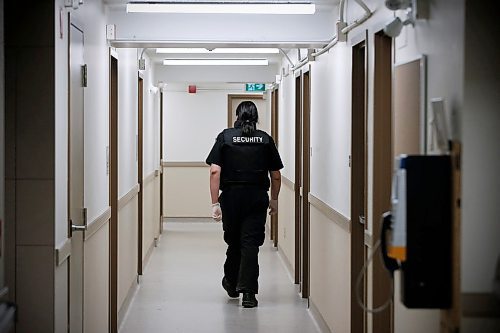 JOHN WOODS / WINNIPEG FREE PRESS
Contracted security officer Oliver Muswagon performs his rounds at the Salvation Army in Winnipeg Wednesday, May 6, 2020. 

Reporter: Thorpe/Part of 24 hr life during COVID-19 project