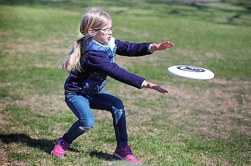 RUTH BONNEVILLE / WINNIPEG FREE PRESS

Local - Standup weather

Rayne Bergmuller (8yrs), reaches to catch a frisbee while playing with her dad at Assiniboine Park on Wednesday. 


May 6th,  2020