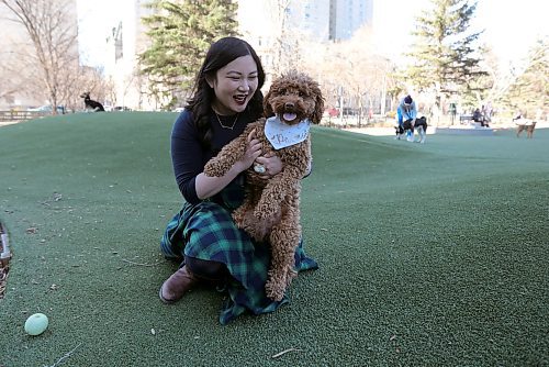 JASON HALSTEAD / WINNIPEG FREE PRESS

Bonnycastle Dog Park regular Isabelle Ly with her mini golden-doodle, Parmesan, at the Downtown dog park on May 6, 2020. (See Stacey Thidrickson COVID-19 24-hour story)