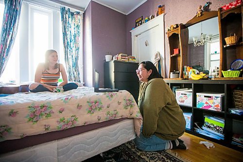 MIKAELA MACKENZIE / WINNIPEG FREE PRESS

Frances Koncan does a quick interview with Eddie after he went on a digital first date with Leah Borchert in her bedroom in Winnipeg on Wednesday, May 6, 2020. For Frances story.

Winnipeg Free Press 2020