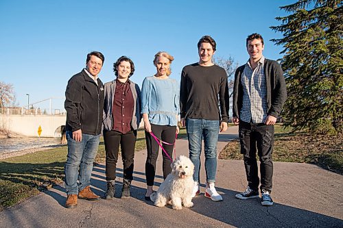 Mike Sudoma / Winnipeg Free Press
Lanette Siragusa (centre) and her family (left to right) Stino, Amanda, Austin and Jared) go for a walk along their favourite path Wednesday evening.
May 6, 2020