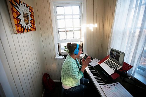 JOHN WOODS / WINNIPEG FREE PRESS
Piano instructor Madeline Hildebrand teaches a virtual class to Salvador Tait in her home Wednesday, May 6, 2020. 

Reporter: Zoratti/Part of 24 hr life during COVID-19 project