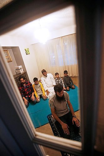 JOHN WOODS / WINNIPEG FREE PRESS
Urooj Danish and her family break their Ramadan fast with prayers and an iftar meal at sundown in her home Wednesday, May 6, 2020. 

Reporter: May/Part of 24 hr life during COVID-19 project