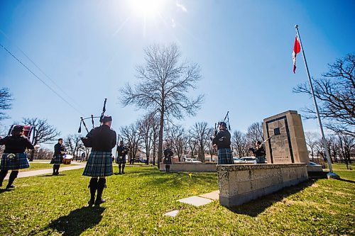 MIKAELA MACKENZIE / WINNIPEG FREE PRESS

The St. Andrews Pipe Band commemorates VE Day at East Kildonan Centennial Park in Winnipeg on Friday, May 8, 2020. For Jay Bell story.

Winnipeg Free Press 2020