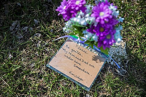 MIKAELA MACKENZIE / WINNIPEG FREE PRESS

Construction in the cemetery has left dozens of rows of graves unmarked at Brookside Cemeterys Field of Honour in Winnipeg on Friday, May 8, 2020. For JS story.

Winnipeg Free Press 2020