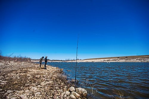 MIKAELA MACKENZIE / WINNIPEG FREE PRESS

Raelynne Cross and partner Carlos Oliveira fish on the Red River Floodway near Lockport on Monday, May 11, 2020. The season opened up on May 9th. Standup.

Winnipeg Free Press 2020