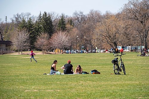 Mike Sudoma / Winnipeg Free Press
Assiniboine Park was full of Winnipeggers taking advantage  of the warm weather Friday afternoon 
May 15, 2020