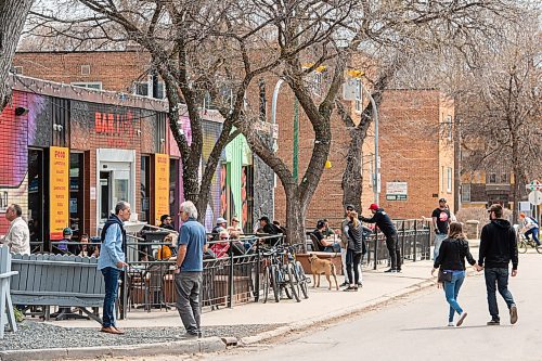 Mike Sudoma / Winnipeg Free Press
A busy Bar Italia patio Saturday afternoon
May 16, 2020