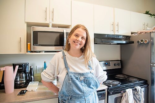 Mike Sudoma / Winnipeg Free Press
Head Bartender and Co-owner of the Roost, Elsa Taylor, in her apartment kitchen after making her amped up gin and soda Saturday afternoon
May 23, 2020