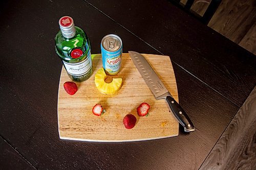 Mike Sudoma / Winnipeg Free Press
Ingredients for Elsa Taylors Amped Up Gin and Soda include: Cut Strawberries, Pineapple Gin and Club Soda
May 23, 2020