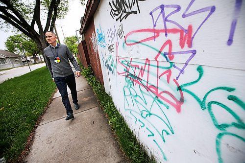 JOHN WOODS / WINNIPEG FREE PRESS
Kevin Chief, former educator/advocate and politician, walks on McKenzie Street around the corner from his childhood home in his old North End stomping grounds Tuesday, May 26, 2020. Chief is opening up about his past.

Reporter: May