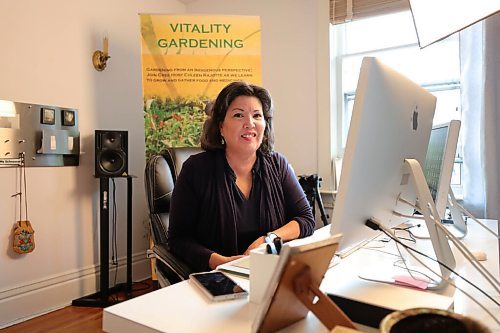 RUTH BONNEVILLE / WINNIPEG FREE PRESS
ENT - home office
Description:Our Saturday feature is a tour of home offices:
Photos of Coleen Rajotte working in her home office complete with her own photo light she set up for conference calls. She has been working at home for about 20 years. In addition to being the director of the Winnipeg Aboriginal Film Festival, she is a longtime producer of shows such as Vitality Gardens for APTN.
May 26, 2020