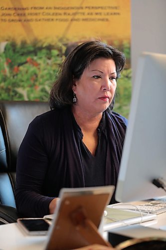 RUTH BONNEVILLE / WINNIPEG FREE PRESS
ENT - home office
Description:Our Saturday feature is a tour of home offices:
Photos of Coleen Rajotte working in her home office complete with her own photo light she set up for conference calls. She has been working at home for about 20 years. In addition to being the director of the Winnipeg Aboriginal Film Festival, she is a longtime producer of shows such as Vitality Gardens for APTN.
May 26, 2020