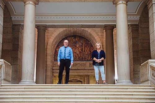 MIKAELA MACKENZIE / WINNIPEG FREE PRESS
Larry Kusch (left) and Carol Sanders pose for a portrait at the Manitoba Legislative Building in Winnipeg on Wednesday, May 27, 2020. For Carol/Larry story.
Winnipeg Free Press 2020.
