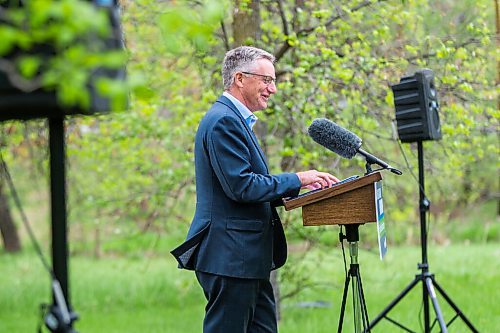 MIKAELA MACKENZIE / WINNIPEG FREE PRESS

Blaine Pedersen, minister of agriculture and resource development, speaks at a socially distanced press conference at John Bruce Park in Winnipeg on Thursday, May 28, 2020. For Sarah story.
Winnipeg Free Press 2020.