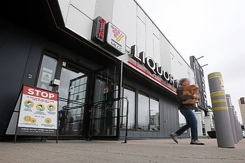 JOHN WOODS / WINNIPEG FREE PRESS
Liquor Mart at Tuxedo Shopping Centre photographed Thursday, May 28, 2020. 

Reporter: Da Silva