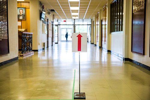 MIKAELA MACKENZIE / WINNIPEG FREE PRESS

Signs and tape enforce social distancing measures ahead of the partial opening at Kelvin High School in Winnipeg on Friday, May 29, 2020. Standup.
Winnipeg Free Press 2020.