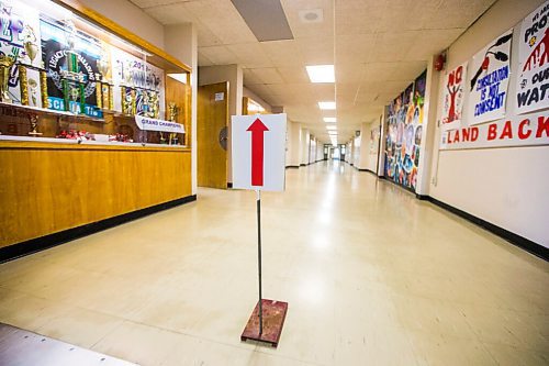 MIKAELA MACKENZIE / WINNIPEG FREE PRESS

Signs and tape enforce social distancing measures ahead of the partial opening at Kelvin High School in Winnipeg on Friday, May 29, 2020. Standup.
Winnipeg Free Press 2020.