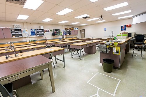 MIKAELA MACKENZIE / WINNIPEG FREE PRESS

Lab tables are set out to conform with social distancing measures and tape marks the flow of travel for students ahead of the partial opening at Kelvin High School in Winnipeg on Friday, May 29, 2020. Standup.
Winnipeg Free Press 2020.