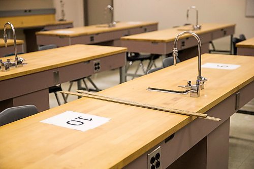 MIKAELA MACKENZIE / WINNIPEG FREE PRESS

Lab tables are set out to conform with social distancing measures ahead of the partial opening at Kelvin High School in Winnipeg on Friday, May 29, 2020. Standup.
Winnipeg Free Press 2020.