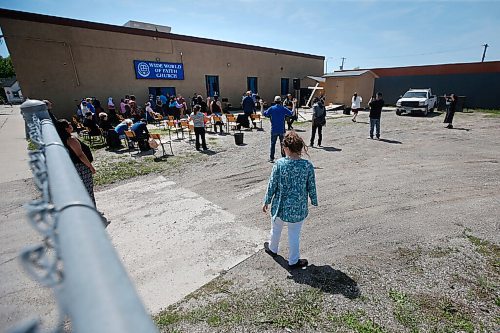 JOHN WOODS / WINNIPEG FREE PRESS
People hold a service outside in the parking lot at the Wide World of Faith Church Sunday, May 31, 2020. This is the first service they have been able to have since the COVID-19 lockdown.

Reporter: Standup or Rollason