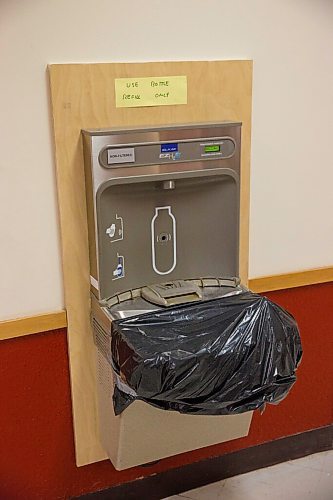 MIKE DEAL / WINNIPEG FREE PRESS
Water fountains have been modified so that they can only be used to fill water bottles that students bring to Constable Edward Finney School which is reopening for students Monday morning.
200601 - Monday, June 01, 2020.