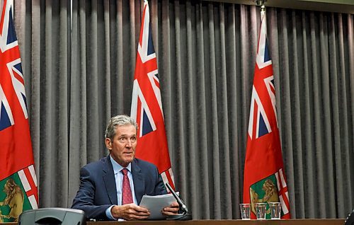 MIKE DEAL / WINNIPEG FREE PRESS
Premier Brian Pallister announced that the Manitoba government will be distributing $120 million to recognize the risks taken by front-line workers during the COVID-19 pandemic, during a press conference at the Manitoba Legislative building Tuesday morning.
200602 - Tuesday, June 02, 2020.