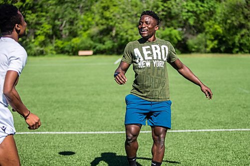 MIKAELA MACKENZIE / WINNIPEG FREE PRESS

Raphael Ohin (right) and Solomon Kojo Antwi juggle the ball at Glenlawn Collegiate Memorial Park Turf Field in Winnipeg on Thursday, June 4, 2020. Valour can resume training on Sunday in small groups. For Taylor Allen story.
Winnipeg Free Press 2020.