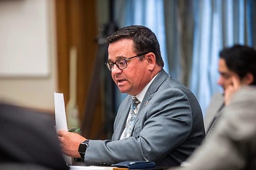 MIKAELA MACKENZIE / WINNIPEG FREE PRESS

Minister of Crown Services Jeff Wharton speaks during the Standing Committee on Crown Corporations at the Manitoba Legislative Building in Winnipeg on Thursday, June 4, 2020. For Larry Kusch story.
Winnipeg Free Press 2020.