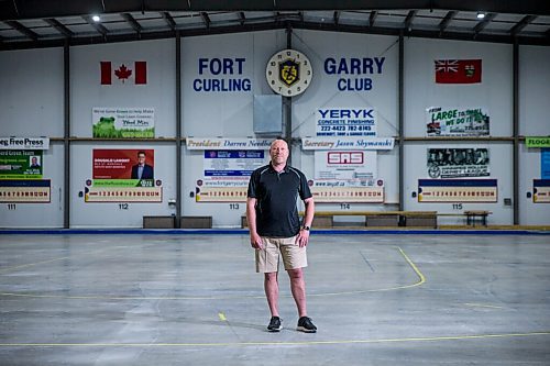 MIKAELA MACKENZIE / WINNIPEG FREE PRESS

Fort Garry Curling Club president Darren Needham poses for a portrait in the empty ice shed in Winnipeg on Thursday, June 4, 2020. For Jay Bell story.
Winnipeg Free Press 2020.