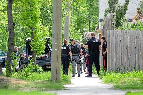 Daniel Crump / Winnipeg Free Press. Winnipeg Police Service block off a section of road in the 300 block of Aberdeen avenue. Units on scene include at least a dozen police vehicles, EMS and the WPS Tactical unit. June 6, 2020.