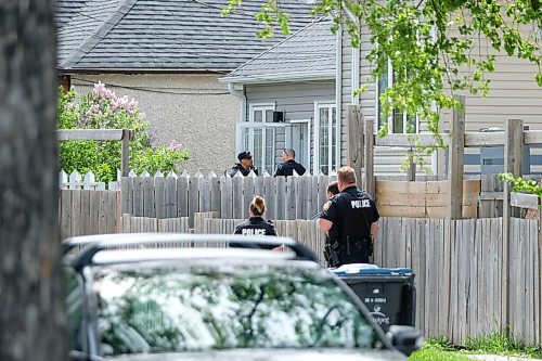 Daniel Crump / Winnipeg Free Press. Winnipeg Police Service block off a section of road in the 300 block of Aberdeen avenue, they appear to be focus on a house at 374 Aberdeen Avenue. Units on scene include at least a dozen police vehicles, EMS and the WPS Tactical unit. June 6, 2020.