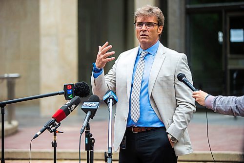 MIKAELA MACKENZIE / WINNIPEG FREE PRESS

Councillor Kevin Klein talks to the media after the police board meeting at City Hall in Winnipeg on Monday, June 8, 2020. For Joyanne Pursaga story.
Winnipeg Free Press 2020.