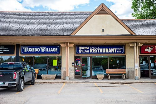 MIKAELA MACKENZIE / WINNIPEG FREE PRESS

Tuxedo Village Restaurant in Winnipeg on Wednesday, June 10, 2020. 
Winnipeg Free Press 2020.