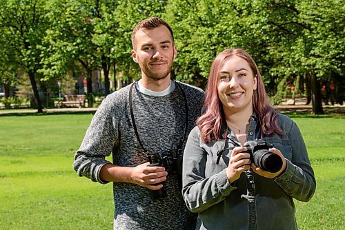 JESSE BOILY  / WINNIPEG FREE PRESS
Braden Hicks, left, and Rachel Robinson look for birds at the University of Manitoba on Friday. They both have had interest in birding for awhile but became more serious in the spring. Friday, June 12, 2020.
Reporter: Declan