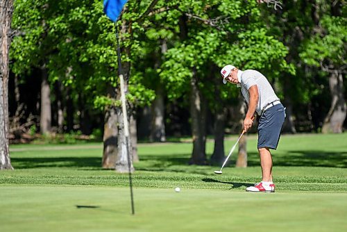 JESSE BOILY  / WINNIPEG FREE PRESS
Marco Trstenjak takes a shot at the St. Charles Country Club on Friday. Trstenjak went up against Kolby Day in Golf Manitoba Match play championship.  Friday, June 12, 2020.
Reporter: Mike Sawatzky