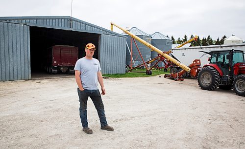 MIKE DEAL / WINNIPEG FREE PRESS
Colin Penner, on his grain farm near Elm Creek, MB.
See Eva Wasney 49.8 story
200521 - Thursday, May 21, 2020.