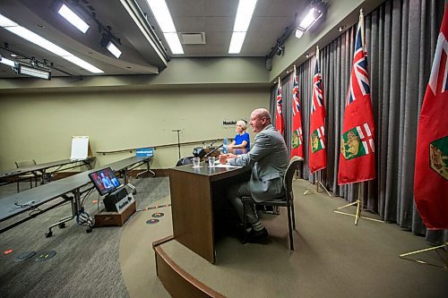 MIKAELA MACKENZIE / WINNIPEG FREE PRESS

Dr. Brent Roussin, chief provincial public health officer, and Lanette Siragusa, chief nursing officer for Shared Health, speak during the provinces latest COVID-19 update at the Manitoba Legislative Building in Winnipeg on Monday, June 15, 2020. For Carol Sanders story.
Winnipeg Free Press 2020.