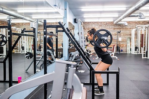 MIKAELA MACKENZIE / WINNIPEG FREE PRESS

Victoria Chandara, MORFIT gym member, works out at the gym in Winnipeg on Monday, June 15, 2020. For Malak Abas story.
Winnipeg Free Press 2020.